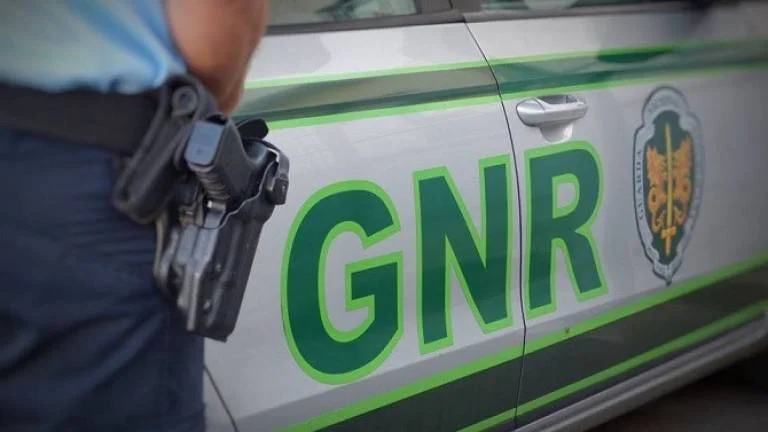 Detido por roubo em residência com recurso a arma branca Detido por roubo em residência com recurso a arma branca