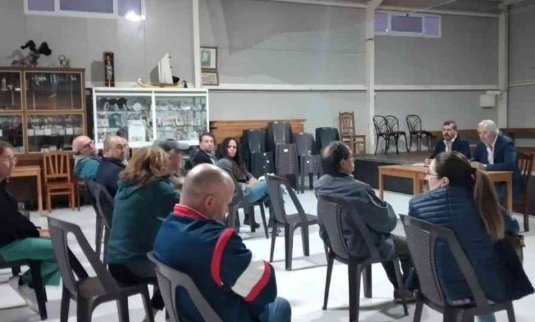Eleitos socialistas ouvem preocupações de moradores da Marinha Eleitos socialistas ouvem preocupações de moradores da Marinha